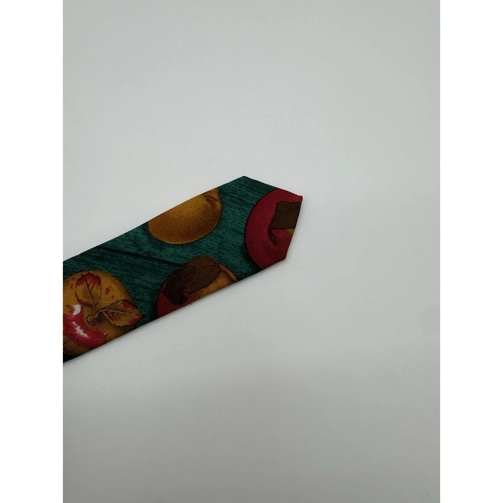 Structure tie green